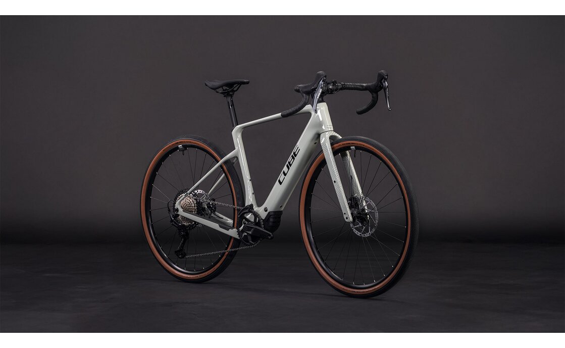 Cube Nuroad Hybrid C:62 Race 400X - 400 Wh - 28 Zoll - Diamant - 2026