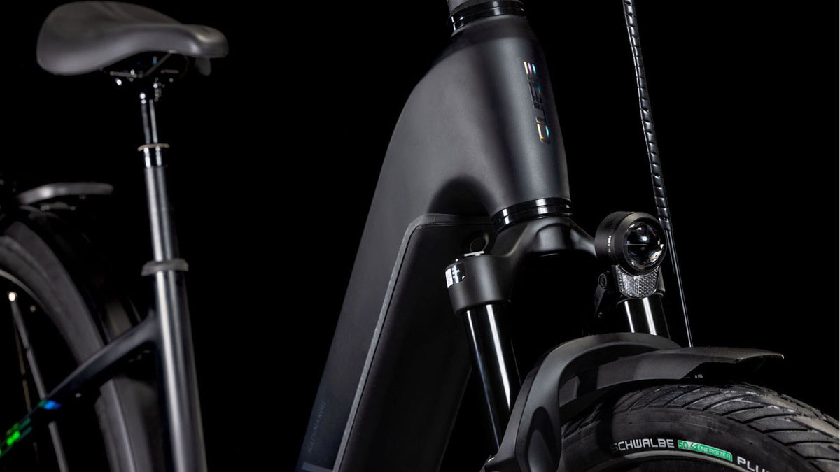 Cube Kathmandu Hybrid EXC 800 Easy Entry black´n´prism