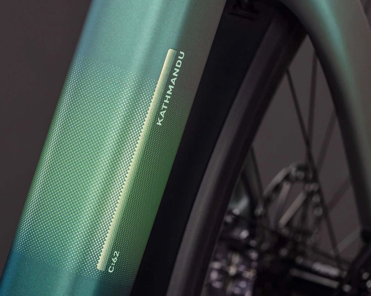 Kathmandu Hybrid C:62 SLT 400X - Easy Entry Elektro Carbon City Bike 2026 | seafoam´n´chrome 28" - L