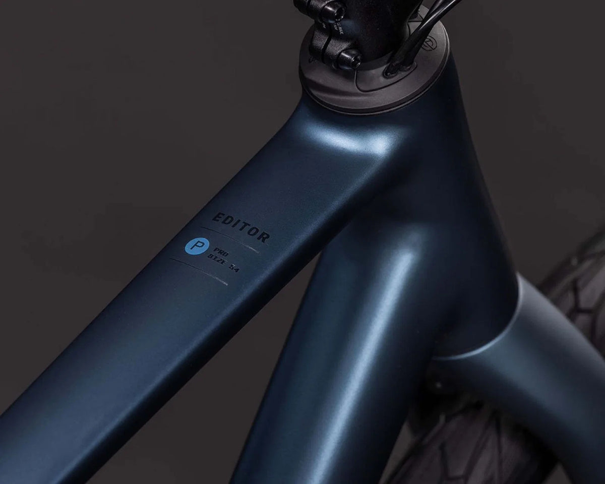 Editor Pro – Urban Bike 2026 | Mineralblau & Chrom, 29 Zoll – 50 cm