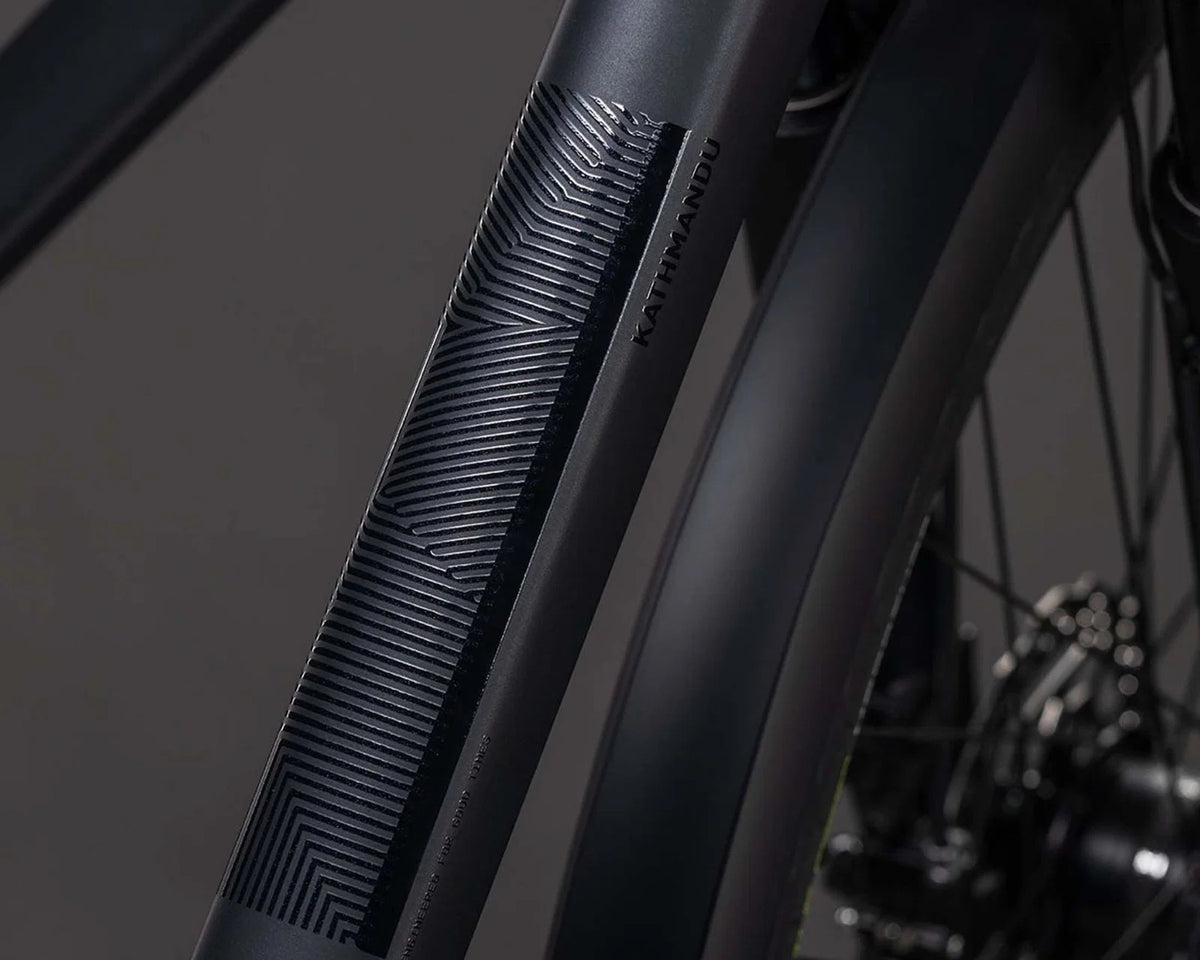Kathmandu Pro – Trekkingrad 2026 | Kohle & Schwarz 28" – M