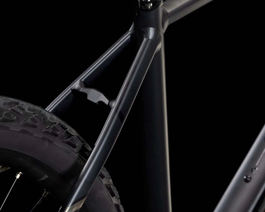 Nature ONE – Trekkingrad 2026 | schwarz/schwarz 28" – Größe S